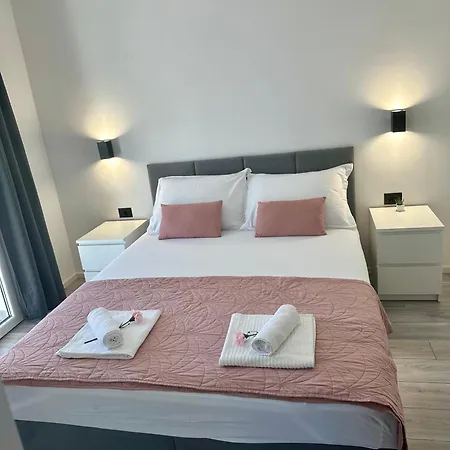 Apartman Eme *